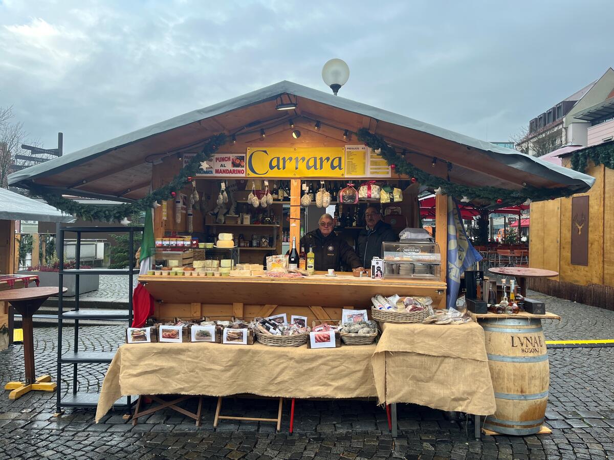 Carrara Stand am Christkindlmarkt 2024