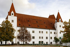 Neues Schloss 2