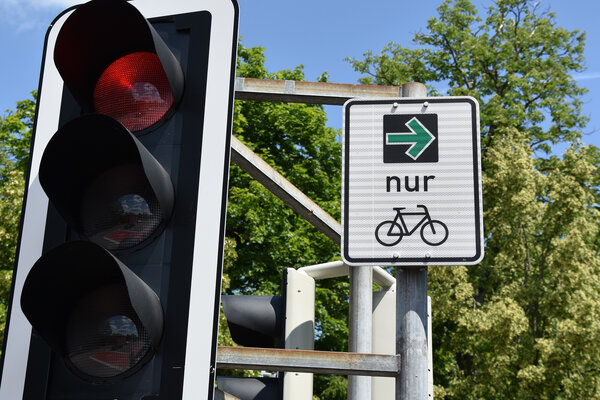 Bild vergrößern: Grünpfeil