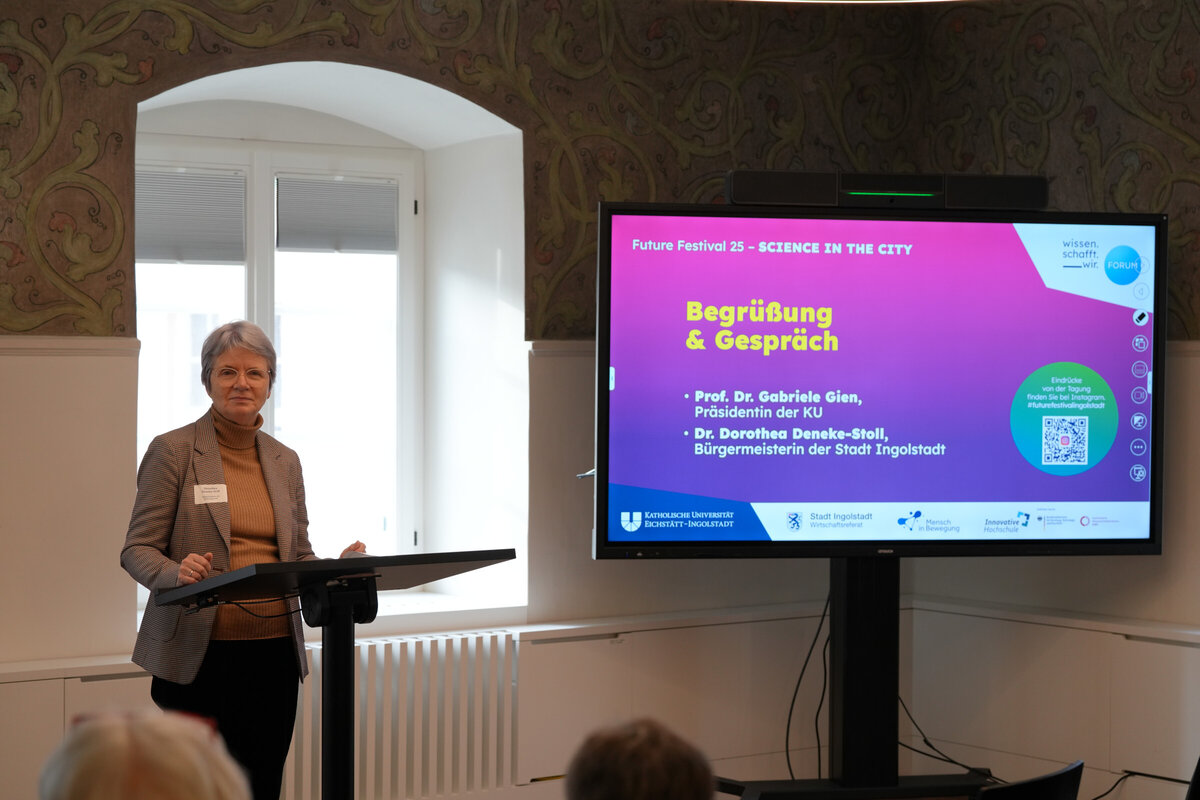 Bürgermeisterin Dr. Deneke-Stoll eröffnet das Future Festival