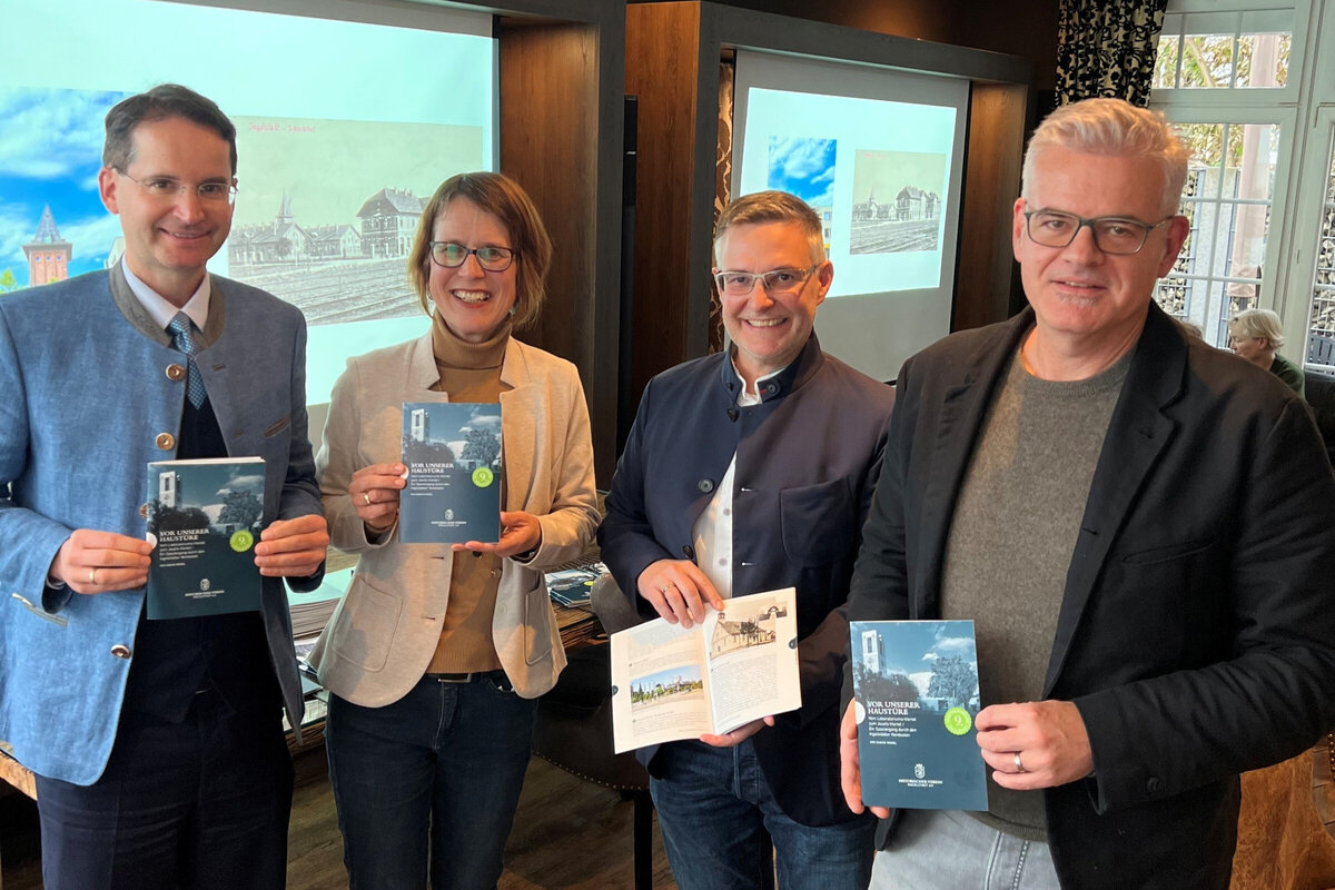 Vorstellung des Heftes Vor unserer Haustr