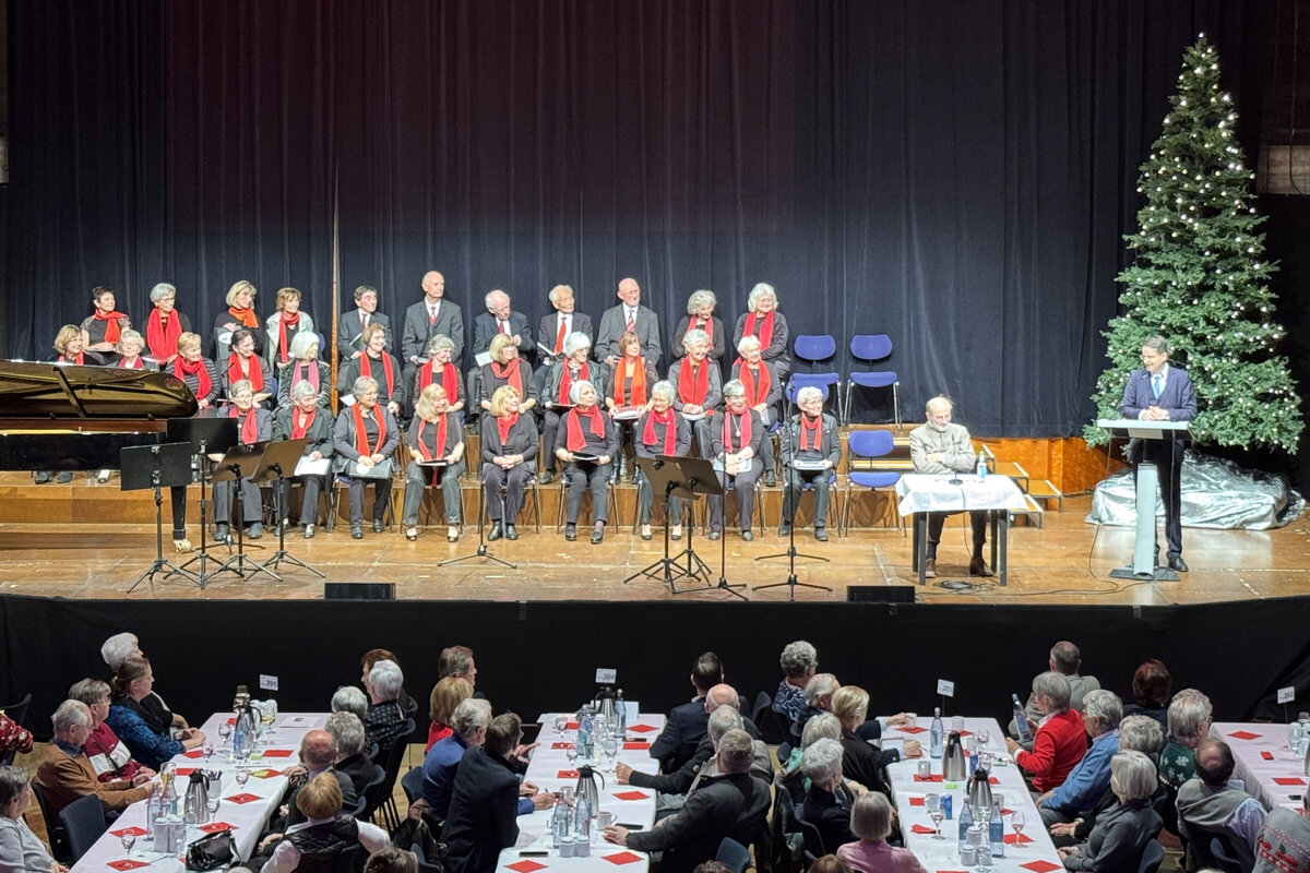 Seniorenweihnachtsfeier der Stadt im Festsaal