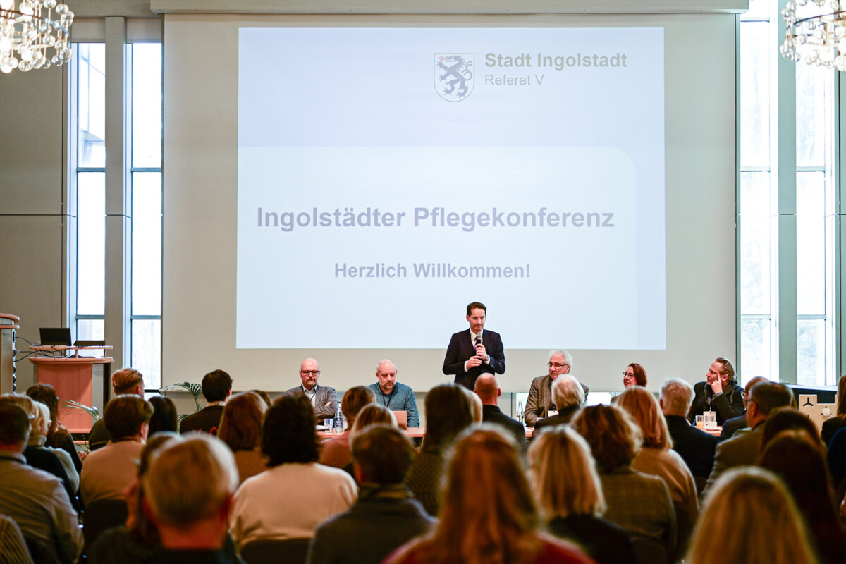 Erste Ingolst&auml;dter Pflegekonferenz