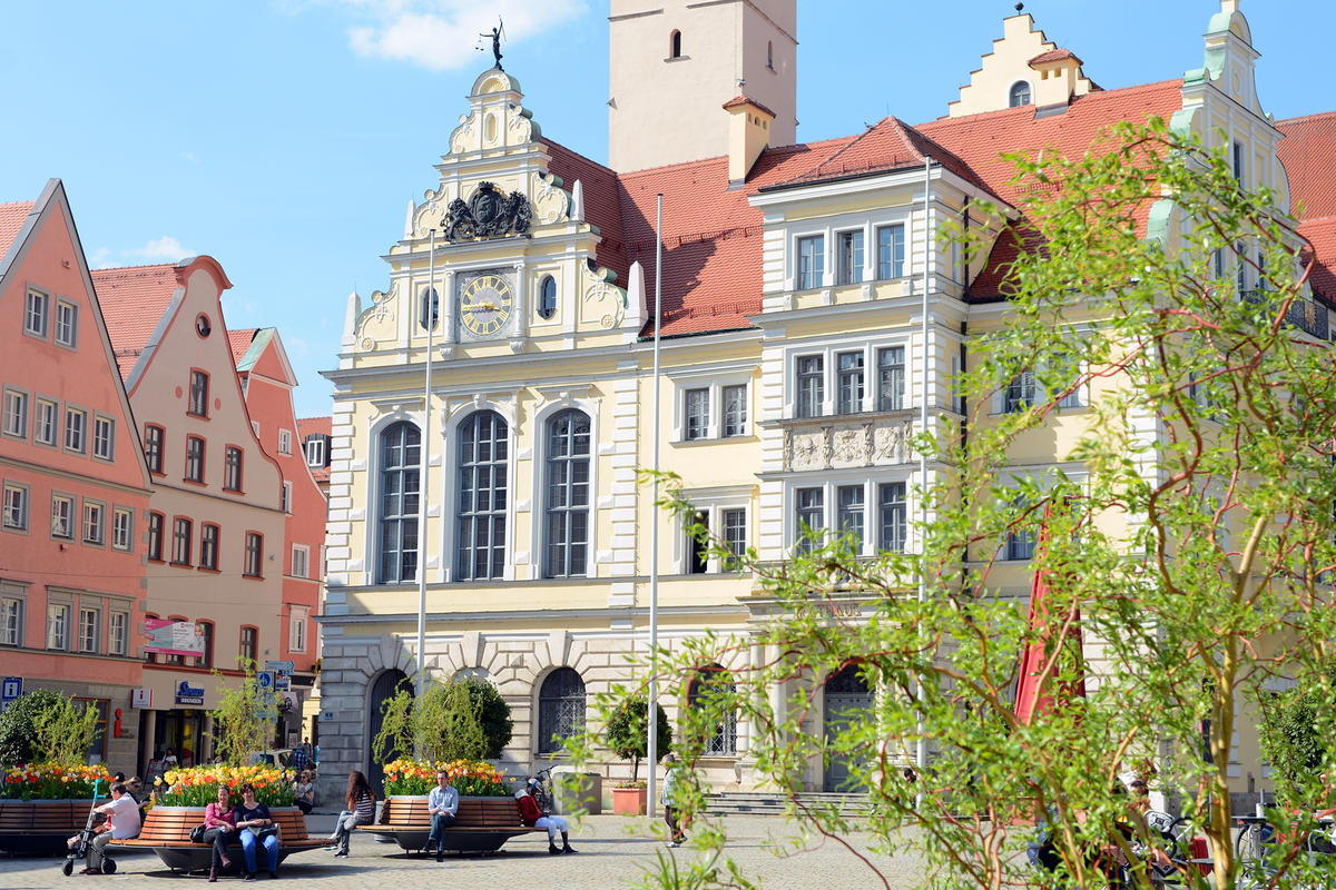 Altes Rathaus mit Rathausplatz