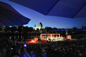 Bild vergrößern: Das Open-Air "Sunset Orchestra Nights" des GKO
