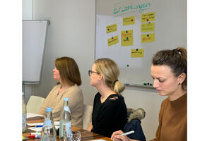 Bild vergrößern: Workshop bei Frauen-Beruf-Gründung