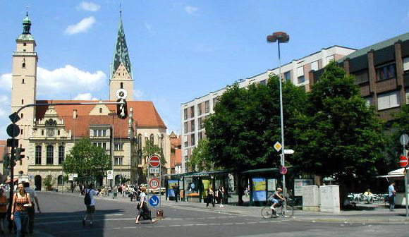 Rathausplatz. Foto: Kurt Scheuerer